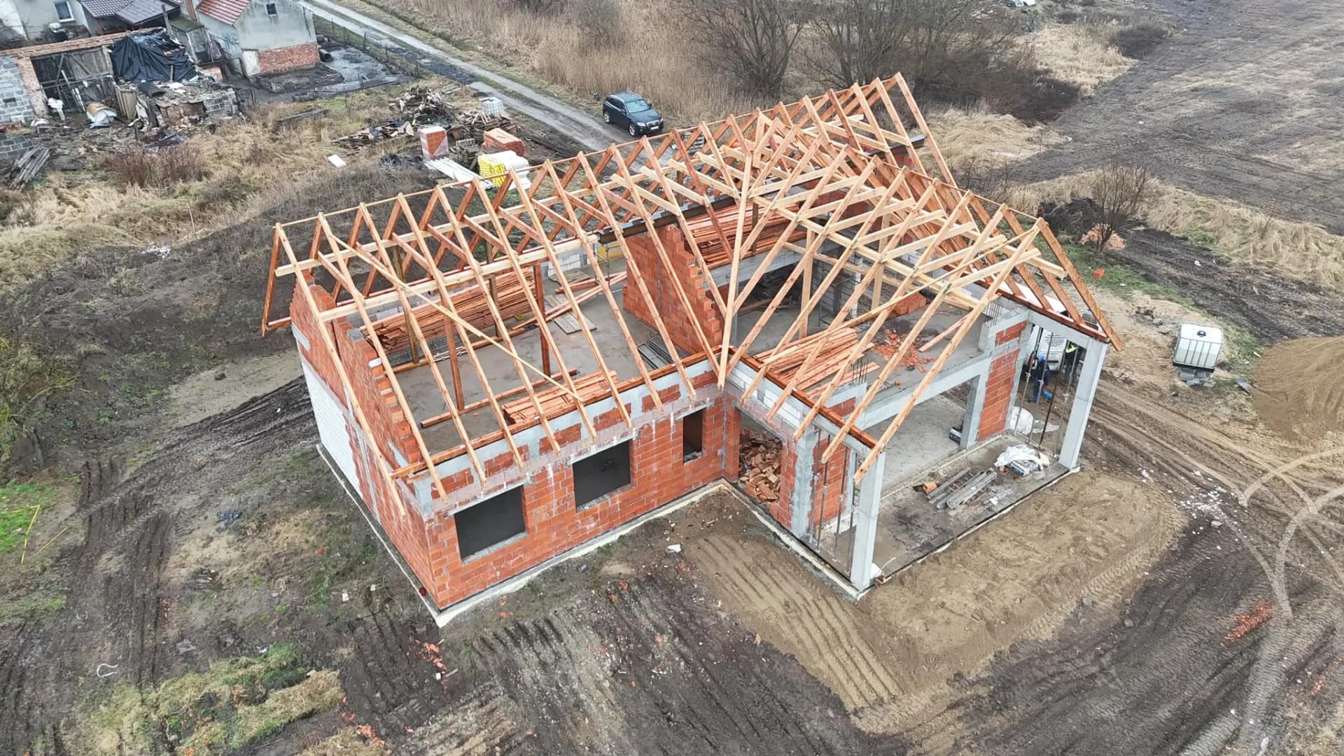 Zdjęcie poglądowe: Wznoszenie ścian budynku i prace murarskie